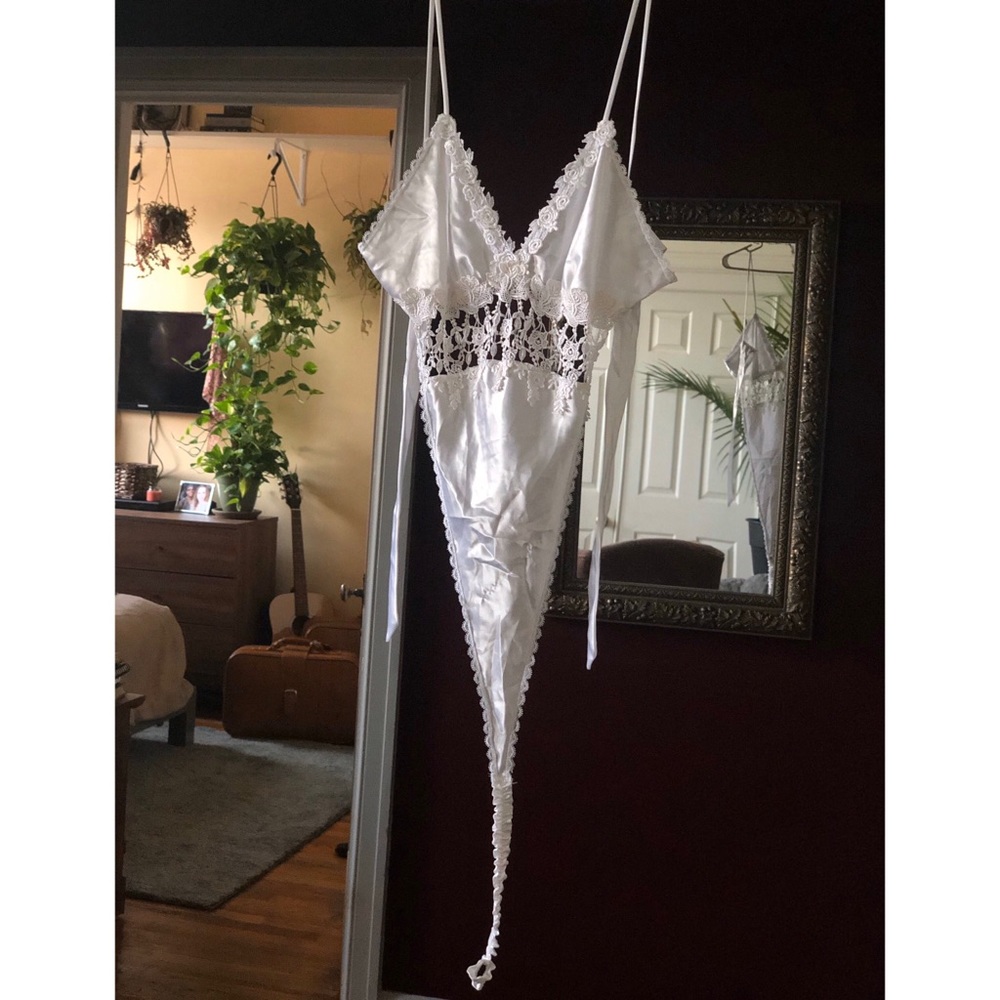 🦢 White Satin Floral Lace One Piece Lingerie 🦢